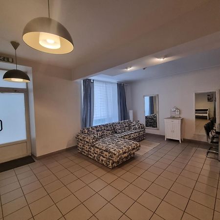 Camellia Studio Apartment & Parking リガ エクステリア 写真