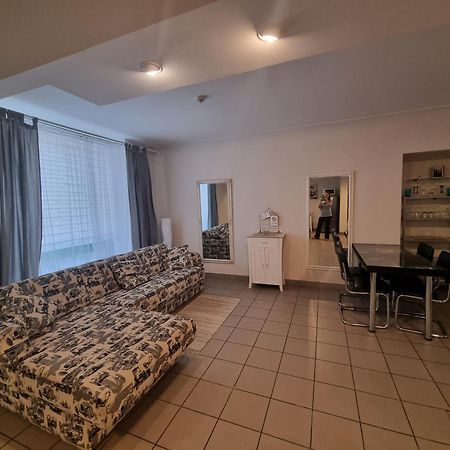 Camellia Studio Apartment & Parking リガ エクステリア 写真